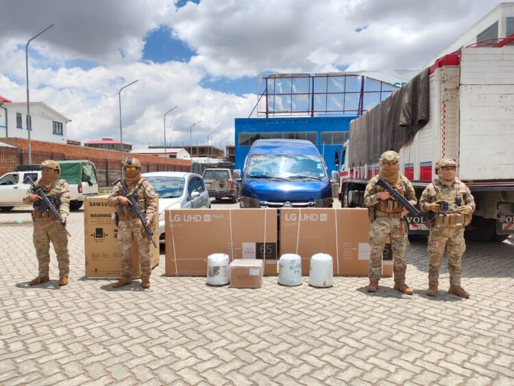 Incautan mercadería de contrabando valuada en Bs 1,2 millones en seis días