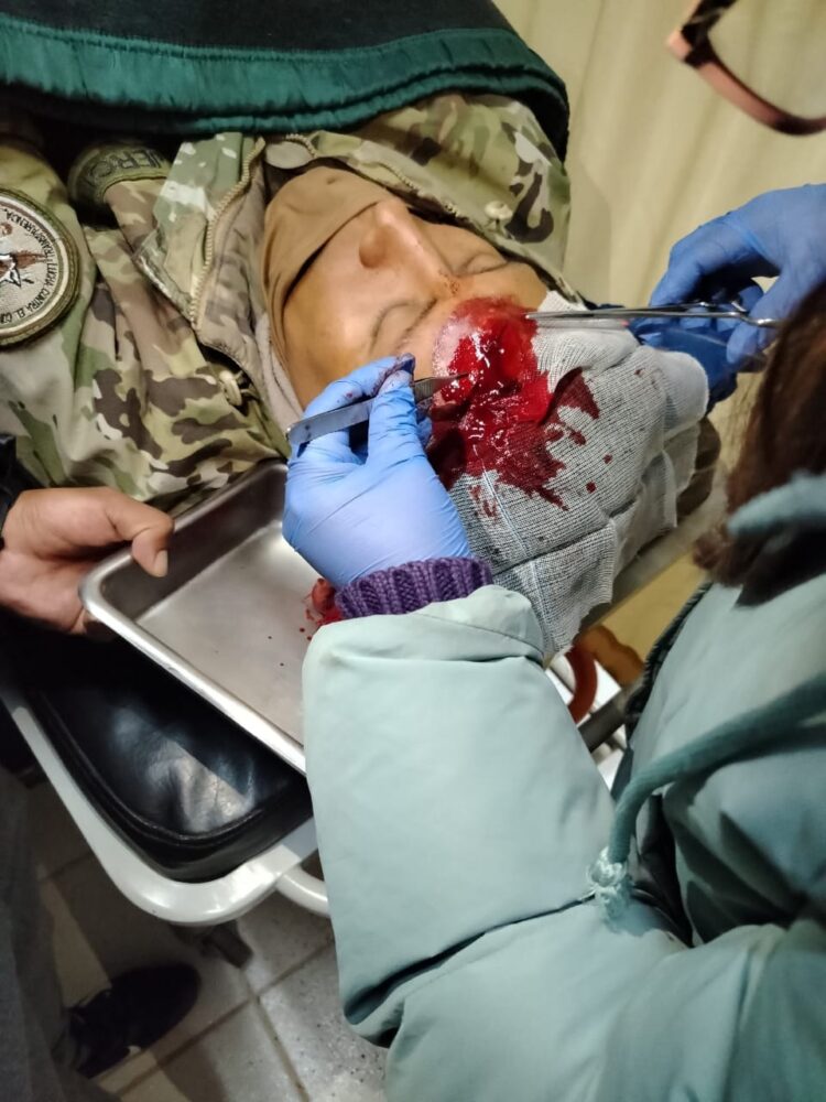 Contrabandistas y comunarios atacan con dinamita y piedras a militares en controles