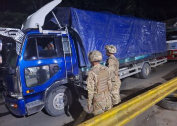 Incautan camión con 10.000 litros de combustible de contrabando