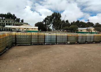 Militares se incautan de 28.000 litros de diésel y 203 garrafas de contrabando en Guaqui