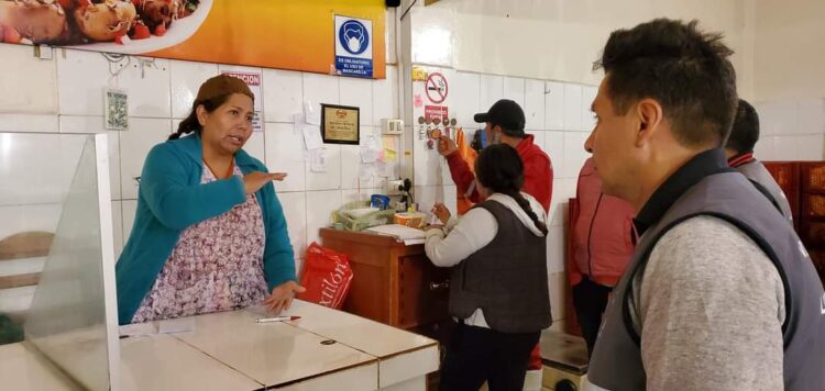 Gobierno verifica que la carne de pollo no se venda a más de Bs 17,50 en La Paz