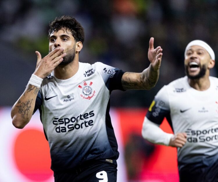 Corinthians inicia búsqueda de su primera Sudamericana ante un Huracán en racha