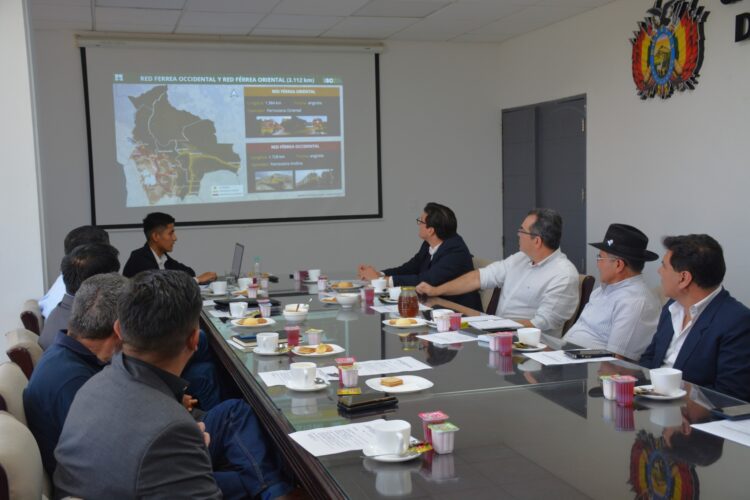 Empresarios internacionales muestran interés en invertir en el Ferroviario Bioceánico