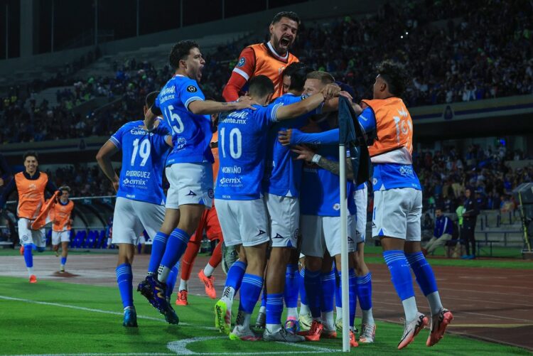 Cruz Azul se impone al América y llega a semifinales de la Copa de Campeones de Concacaf