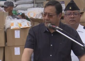 El presidente Luis Arce entrega ayuda humanitaria en Beni.