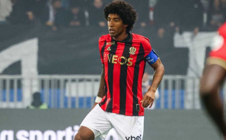 Defensa brasileño Dante renueva con el Niza hasta 2026