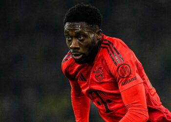 Alphonso Davies rechaza al Real Madrid y renueva con el Bayern hasta 2030