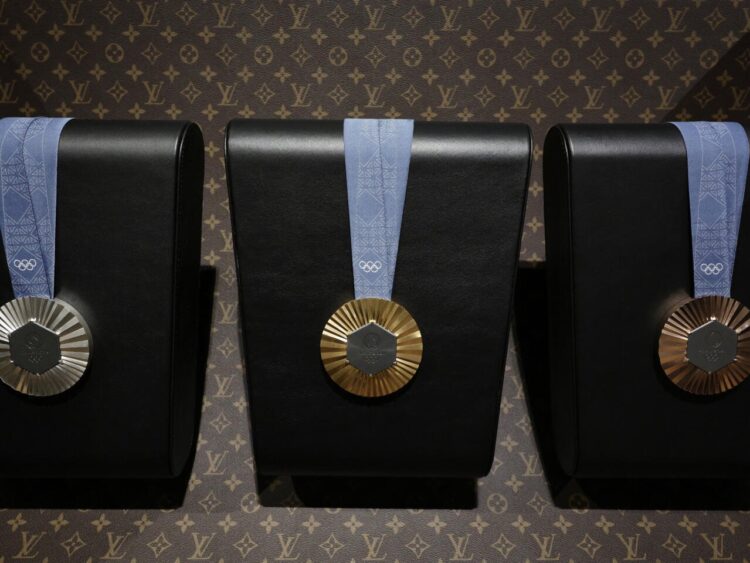 Fabricante reemplazará 220 medallas defectuosas de los Juegos de París-2024