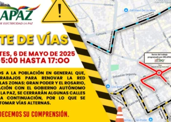 Delapaz renueva postes eléctricos en La Paz con cierre de calles