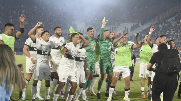 El Olimpia de Martín Palermo y Lucas Pratto se consagró campeón del fútbol paraguayo