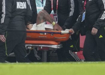 Arteta admite ‘gran preocupación’ por Gabriel Jesus, sacado en camilla