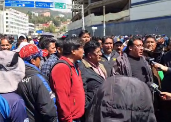 ¡Hay diálogo! El transporte de La Paz asistirá a la reunión con la ANH