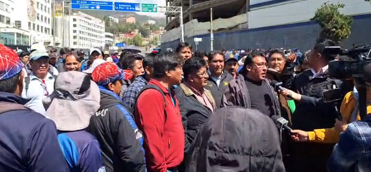 ¡Hay diálogo! El transporte de La Paz asistirá a la reunión con la ANH
