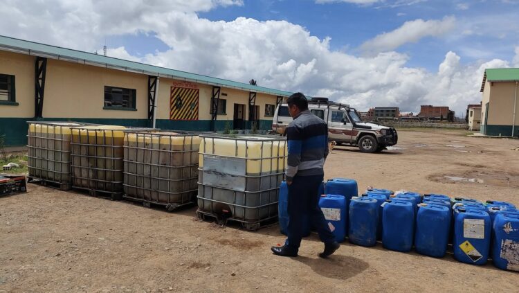 Incautan 5.700 litros de diésel y 35.000 kilos de carne de contrabando