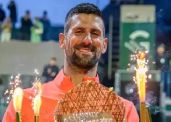 Djokovic celebra su cumpleaños con pase a semifinales en Ginebra