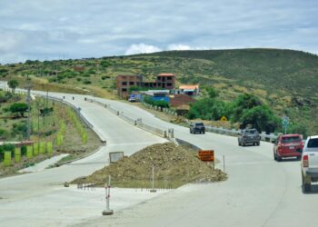 La doble vía Sucre–Yamparaez presenta avance del 91% y está cerca de ser entregada