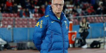 ‘No es fácil renovar este equipo’, responde DT Dorival Junior por las críticas a Brasil