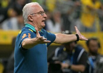 Feliz con la goleada ante Perú, Dorival Júnior advierte que Brasil aún está en formación