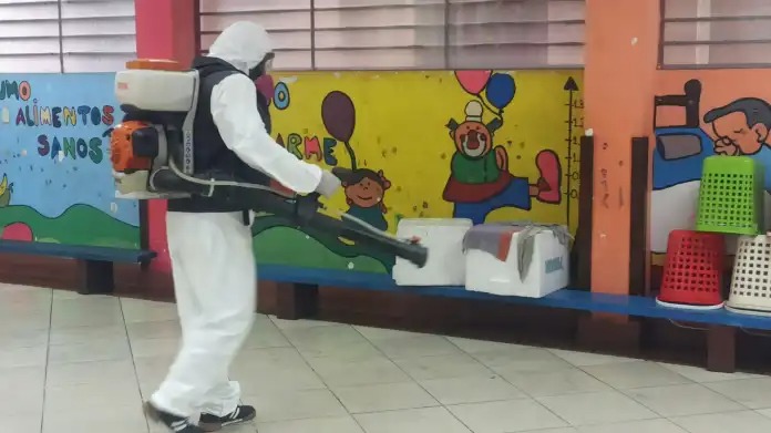 Operativos y fumigación en La Paz para garantizar un retorno seguro a clases