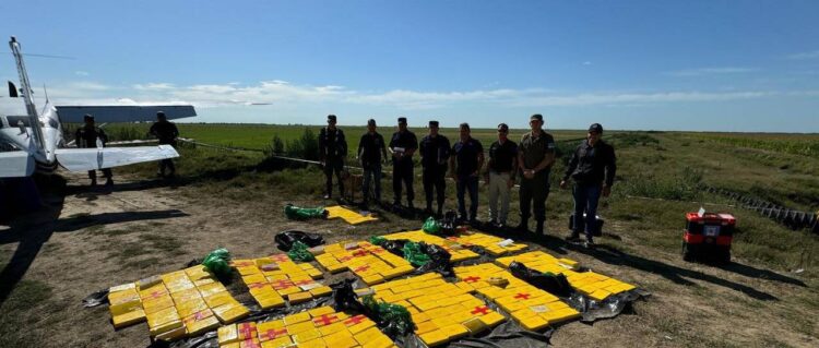 Exreina de belleza boliviana es detenida en Argentina con 359 kilos de cocaína