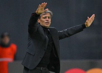 Argentino Bustos deja de ser técnico de Universitario de Perú