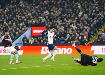 El Aston Villa elimina al Tottenham en Copa, debutan Asensio y Rashford