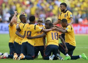 Técnico de Ecuador pide «cautela» tras escalar a segundo puesto de clasificatorio
