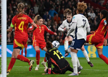 Inglaterra se venga de España en Wembley por su derrota en el Mundial femenino