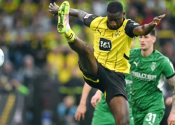 Eintracht se acerca a la Champions, Dortmund no pierde la esperanza