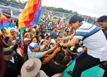 Morales: Solo el pueblo puede pedirme declinar mi candidatura