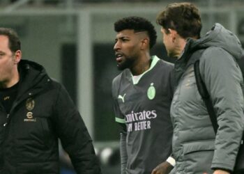 El brasileño Emerson Royal, baja dos meses con el AC Milan por lesión