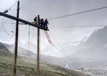 ENDE restablece suministro eléctrico en Viloco tras daños por intensa nevada