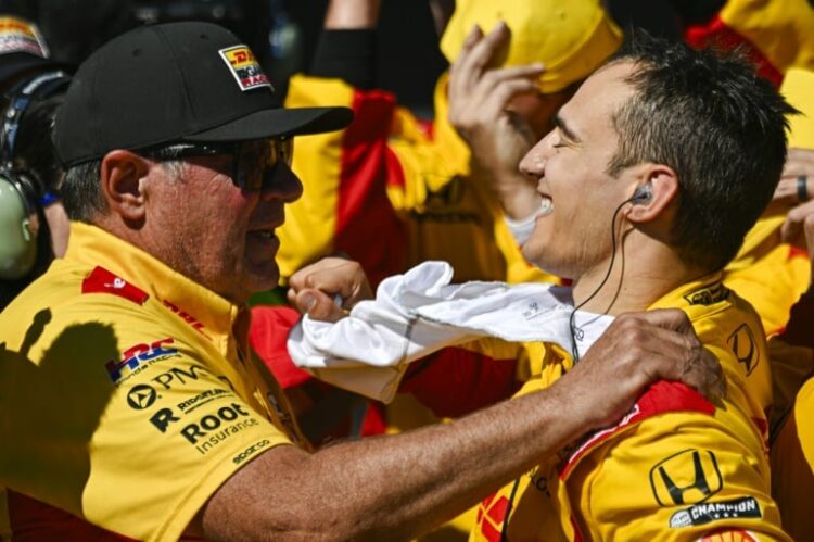 Español Palou logra su segundo triunfo seguido en el arranque de IndyCar