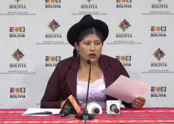 Gobierno desmiente compra masiva de gorras chinas para el Bicentenario