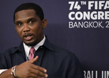 Eto’o, presidente de la federación camerunesa, es suspendido seis meses por la FIFA