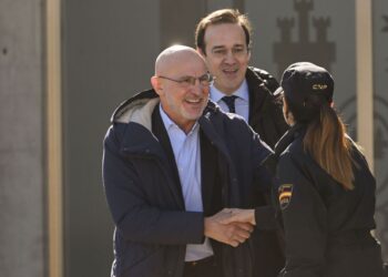 No fui ‘consciente de la dimensión’ del escándalo del beso forzado, dice De la Fuente en juicio a Rubiales