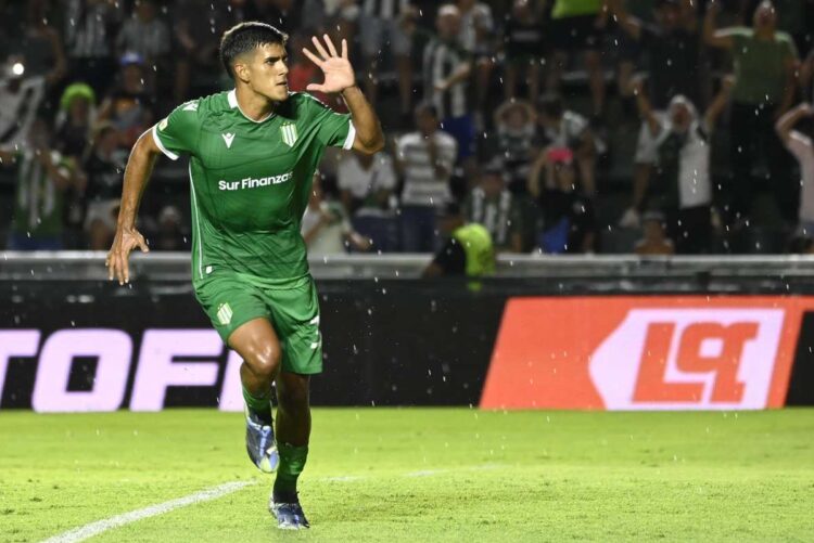 Banfield arrasa a Newell’s y manda en el torneo Apertura argentino
