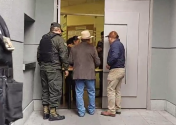 Fejuve de El Alto entrega su pliego petitorio al Gobierno