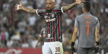 El zaguero brasileño Felipe Melo anuncia que se retirará al final de 2025