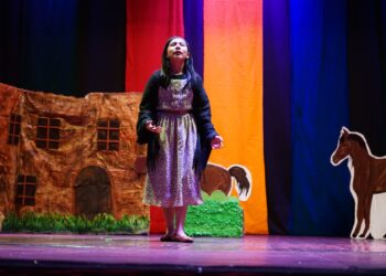 Los yarawikus, (poetas), muestran su talento
