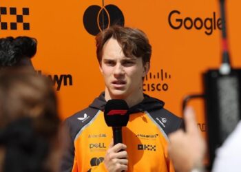 Piastri renueva su contrato con escudería de F1 McLaren