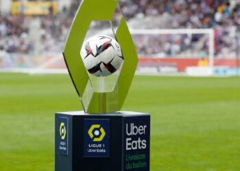 Fútbol francés busca desesperadamente soluciones a la crisis por los derechos TV