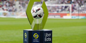 Fútbol francés busca desesperadamente soluciones a la crisis por los derechos TV