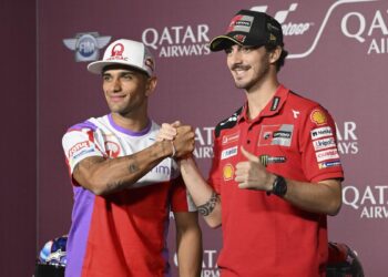 Bagnaia y Martín prefieren correr ‘en otro lugar’ antes que en Valencia, devastada por inundaciones