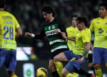 Sporting de Portugal empata en casa y Benfica se acerca a dos puntos