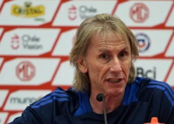 «Mientras a Chile le dé los números, tenemos que pelearla», dice Gareca antes de visitar a Paraguay