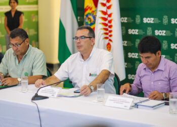 Gobernadores inician reunión para encontrar solución a la crisis económica