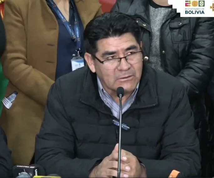 Gobierno anuncia fin de protestas de maestros urbanos tras acuerdo