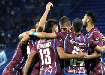 Independiente sufre y empata, mientras Vélez se hunde en el Apertura argentino