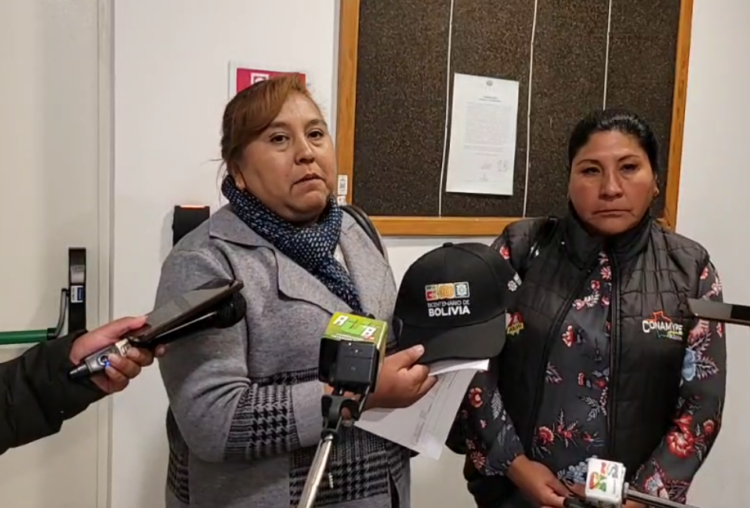 Conamype denuncia compra de gorras chinas para el Bicentenario en vez de priorizar lo nacional
